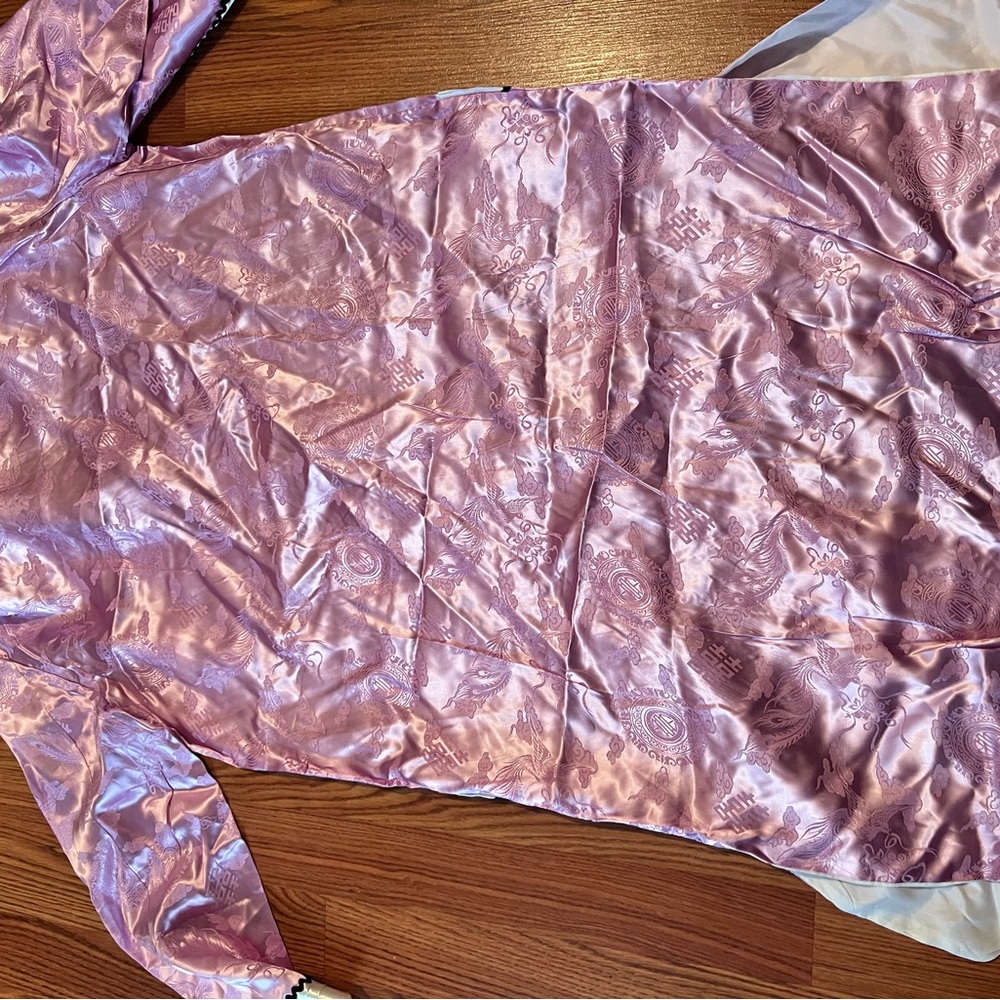 Asian Robe - Picture 5 of 8